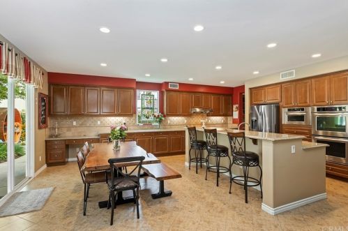 16107 Sierra Heights Dr, Riverside CA  92503-8413 exterior