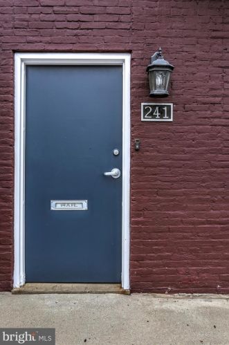 241 Cherry St, Lancaster PA  17602-2725 exterior