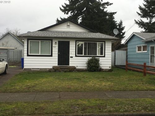 8363 Tillamook St, Portland, OR 97220-5560