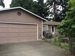 6909 Beverly Ln, Everett, WA 98203-4941