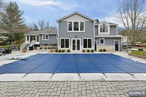 84 Elbrook Dr, Allendale, NJ 07401-1105