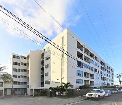 1555 Pohaku St, Honolulu HI  96817-2852 exterior