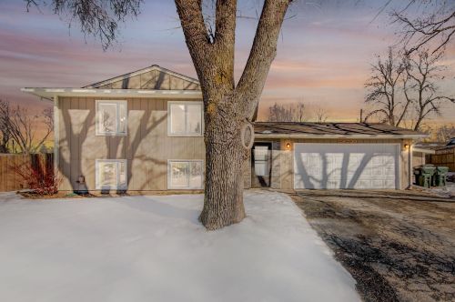 4050 Cinnabar Dr, Saint Paul MN  55122-2917 exterior