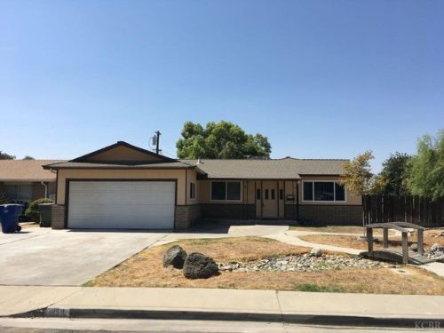 459 Burlwood Ln, Lemoore, CA 93245-2409