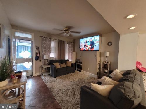 3337 Hancock St, Philadelphia, PA 19140-5809