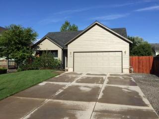 1733 21 St, Eagle Crest OR  97756-7527 exterior