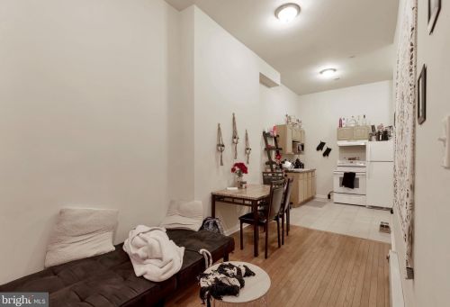 1415 18th St, Philadelphia, PA 19146-4743