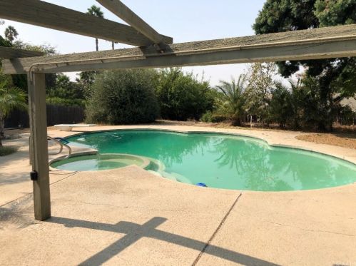 11051 Cleveland Ave, Riverside CA  92503-5934 exterior