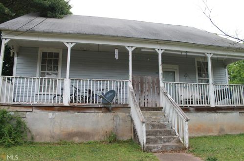 42 Main St, Newnan, GA 30263-1032
