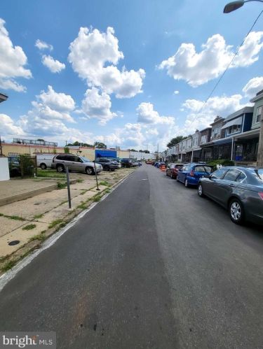 4449 Hurley St, Philadelphia, PA 19120-4526