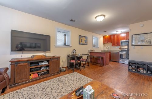 127 Oakley Blvd, Chicago, IL 60612-2989