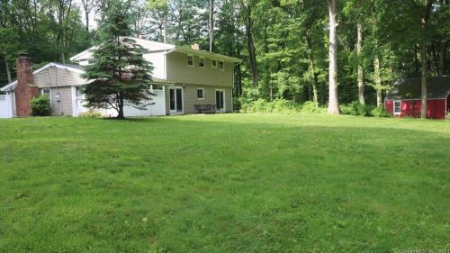 134 Deforest Rd, Wilton CT  06897-1911 exterior
