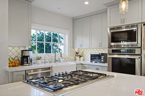 958 Mountain St, Glendale CA  91202-1046 exterior