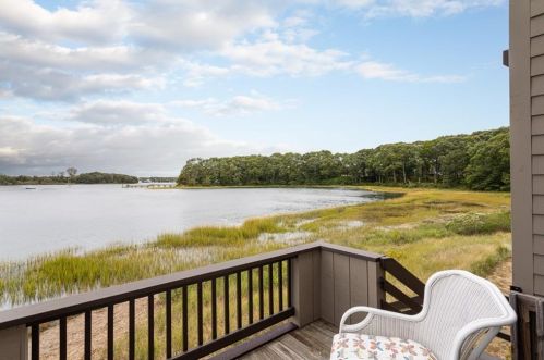 265 Fishing Cove Rd, North Kingstown, RI 02852-4038