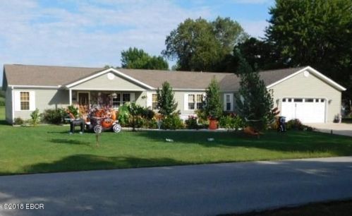 706 Airport Rd, Salem, IL 62881-3963
