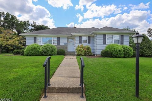 250 7th Ave, Manville, NJ 08835-1216