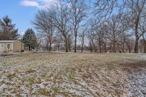1043 Cross St, Sycamore IL  60178-2405 exterior