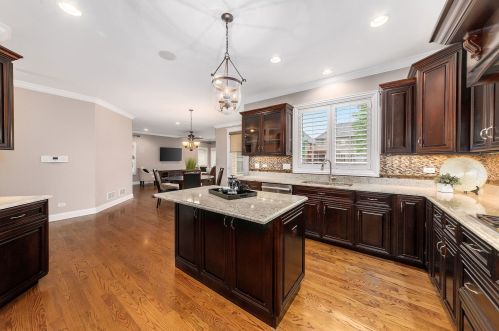621 Bryan St, Elmhurst, IL 60126-4340