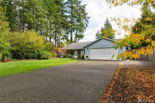 211 Lake Forest Dr, Allyn, WA 98524-9714