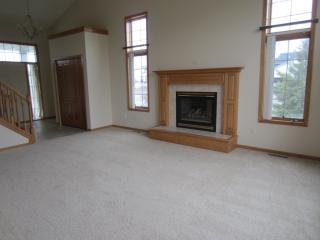 9901 Fallgold Pkwy, Minneapolis MN  55443-1594 exterior