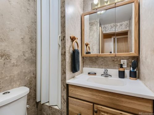 418 Willow Dr, Denver CO  80603-5761 exterior