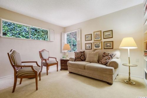 1750 Pacific Ave, Glendale CA  91202-1109 exterior