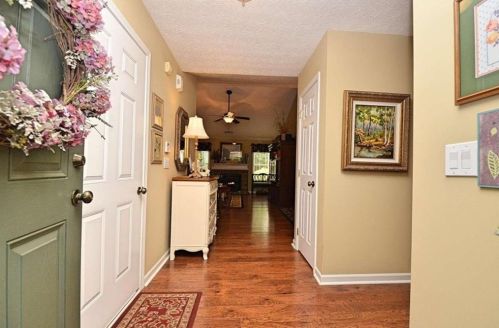 908 Village View Cir, Loganville, GA 30052-3929
