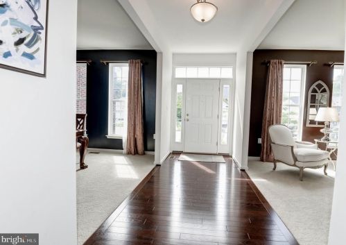 17660 Marbury St, Round Hill, VA 20141-2186