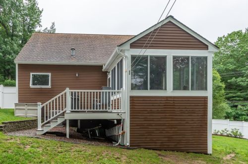 4 Custer Cir, Nashua, NH 03062-1462