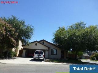 816 Robinson Ave, Clovis, CA 93612-5882