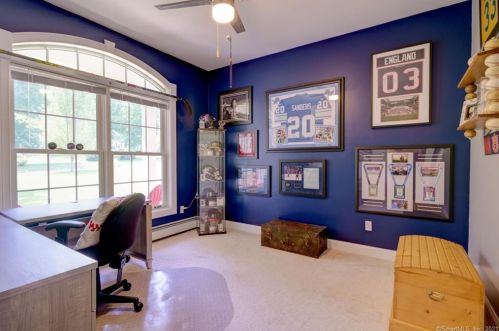 53 Crystal Ridge Dr, Ellington CT  06029-3052 exterior