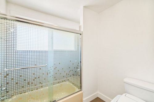 370 Yorkshire Cir, Anaheim CA 92808-1313 exterior