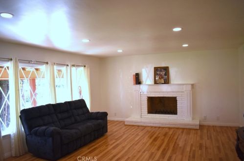 9425 Dacosta St, Downey, CA 90240-3504