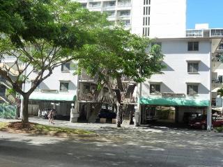 2541 Kuhio Ave, Honolulu HI  96815-3959 exterior