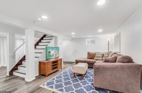 16 Fitzrandolph Rd, Town Center NJ  07052-3509 exterior