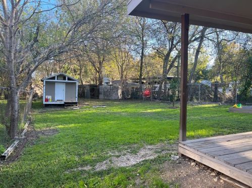 700 Live Oak St, Uhland TX  78640-9341 exterior