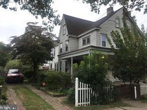 5926 Hegerman St, Philadelphia, PA 19135-4107