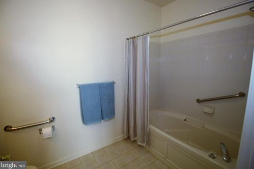 26 Kyle Way, Trenton NJ 08628-2525 exterior