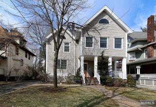 376 Larch Ave, Bogota, NJ 07603-1008