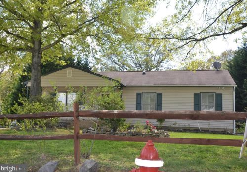 10400 Meadowview Dr, Fredericksburg, VA 22408-2659