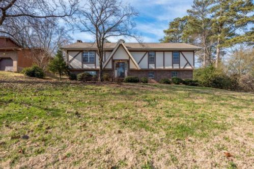 1705 Clayton Dr, Chattanooga, TN 37421-3004