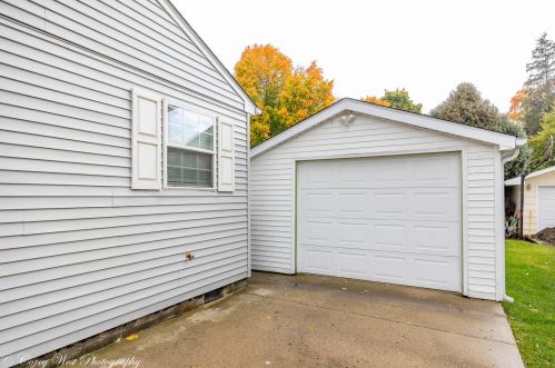 412 Cottage Row, Sycamore IL  60178-2107 exterior
