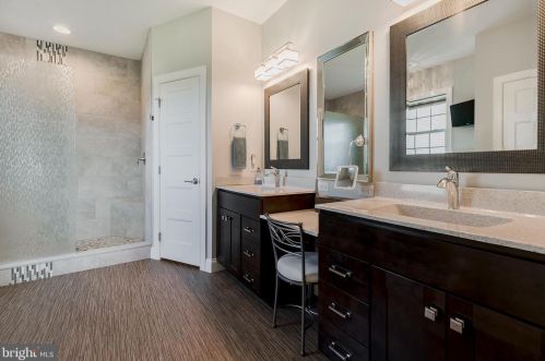 212 Shade Tree Dr, Lancaster PA  17603-5074 exterior