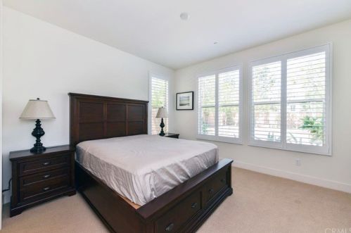 73 Gainsboro, Irvine CA  92620-2187 exterior