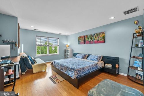 19 Scarlet Oak Dr, Princeton, NJ 08540-4627