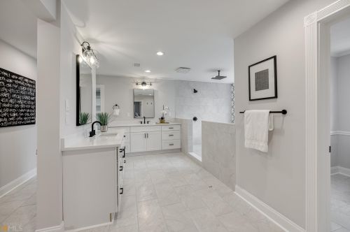 170 Huntcliff Pt, Atlanta GA  30350-1601 exterior