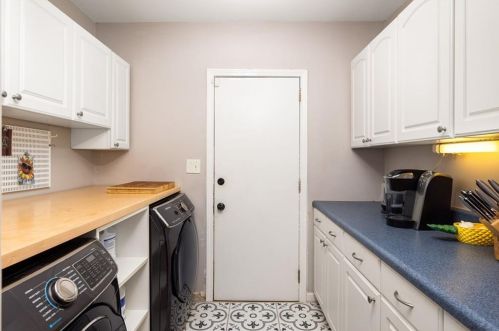 1791 Helen Dr, Atlanta GA  30306-3105 exterior