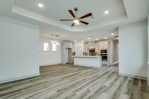 1520 Jackson St, Carrollton TX 75006-6296 exterior