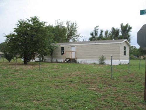 601 18th St, Woodward, OK 73801-2303
