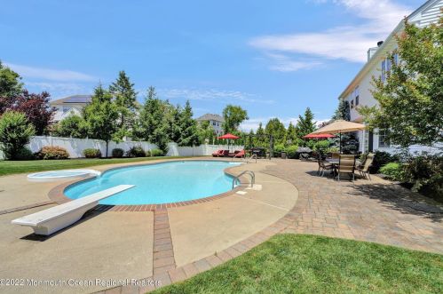 49 Maidenstone Dr, Tinton Falls NJ 07712-3780 exterior